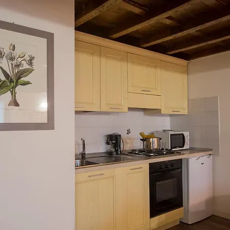 Calzaiuoli Loft شقة